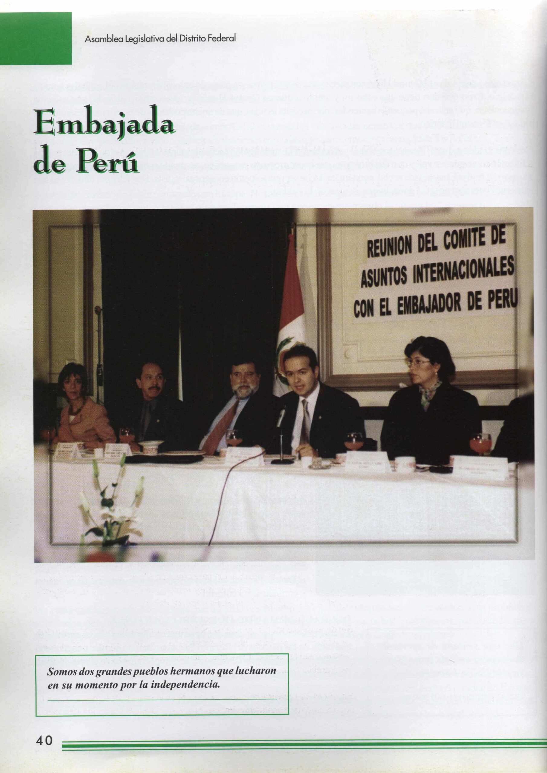 El Embajador de Perú y Santiago León Aveleyra